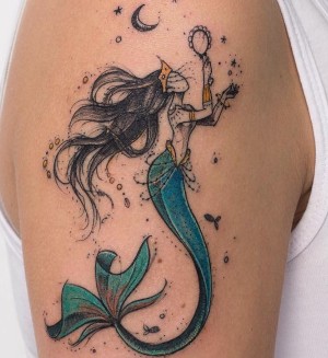 lindo tatuaje de sirena
